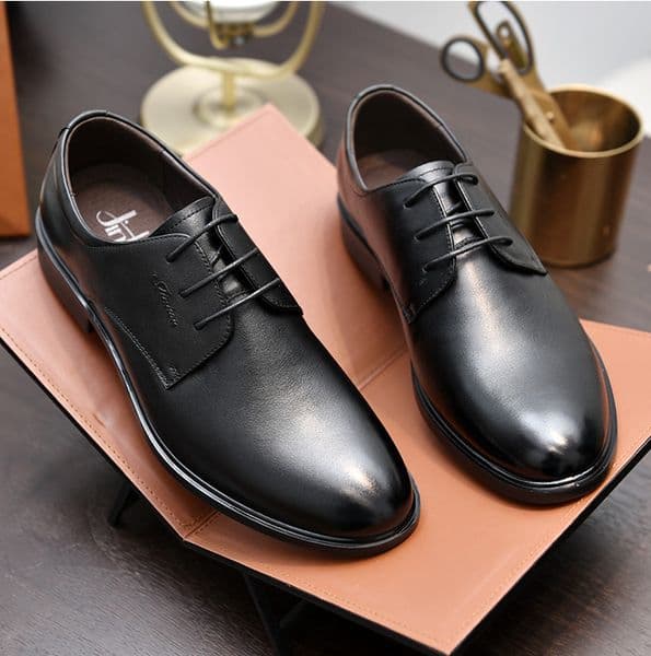 Shoes Men's formal shoes, leather shoes with straps, simple cowhide wedding shoes