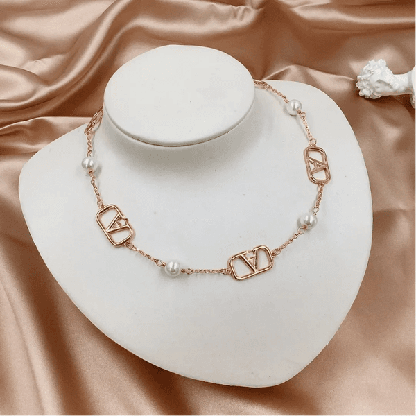 Pendant Necklaces Designer Necklace Luxury Atmosphere Jewelry Charm Womens Collar Dating Party Designer Jewelry High Quality Birthday