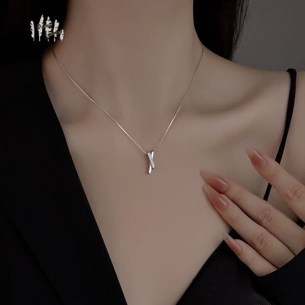 S sterg sier geometric buckle necklace for women, light high-end, collarbone chain ins, simple and fashionable temperament pendant F08.30-33.3 375bb