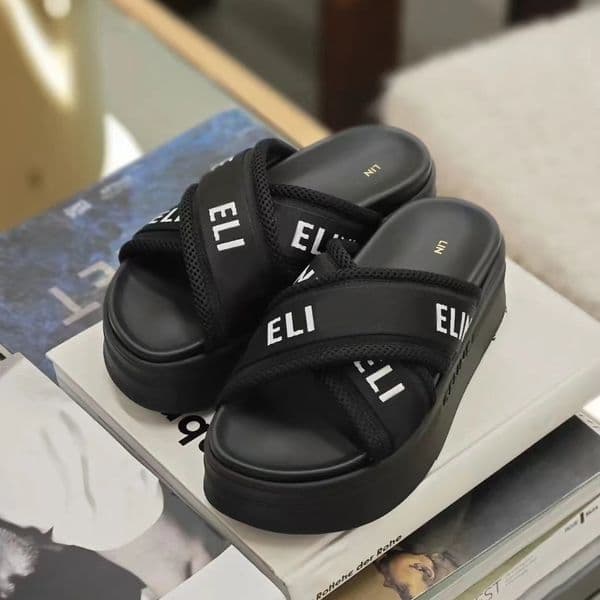 luxurys Designer sandals Womans Slippers Mules Casual shoes favorite new Slides Summer sexy outdoors mesh fabric lady loafer flip sandale Flat flops heel Sliders