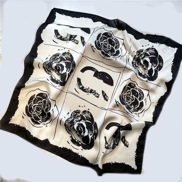 70x70cm Designer 24style Black and White Letters Print Floral Silk Scarf Headband for Women Scarves Paris Shoulder Tote Lage Ribbon Head Wraps b