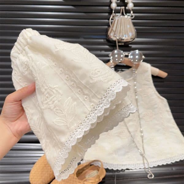 Girl's Clothing Sets 2023 Summer Korean Girl Set Children Soft White Floral Embroidered Vest+Lace Shorts Two-piece Suit