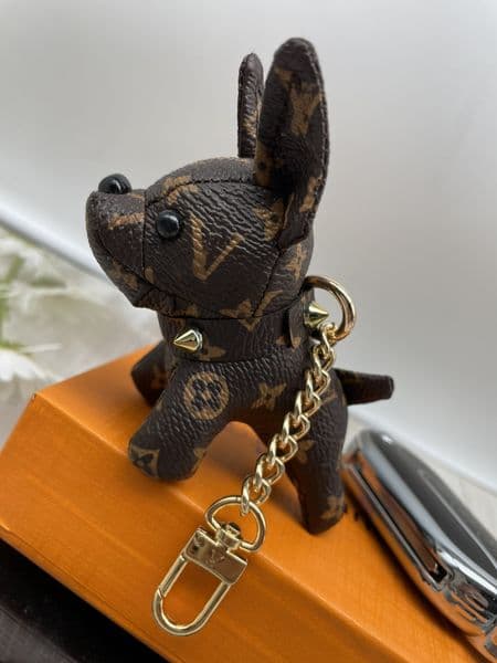 Designer Cartoon Animal Small Dog Creative Chain Key Ring PU Leather Letter Pattern Car Keychain Jewelry Gifts Accessories 9CM