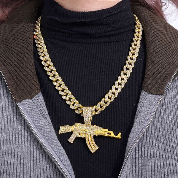 2024 new fashion game peripheral subhine gun cuban chain ak firearms necklace mens hip-hop rap sweater chain designers create holiday gift accessories