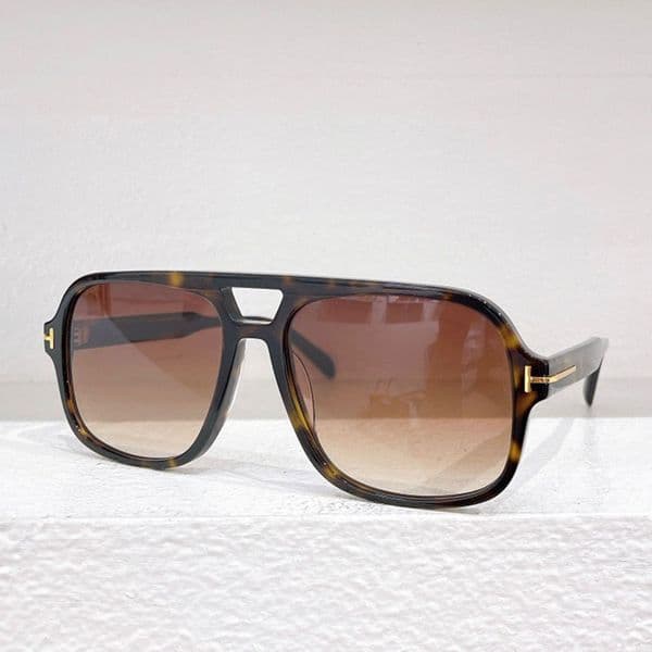 Oversized mouth style sunglasses: Modern elegant, showcasing fashion Womens clothing 2024 Anti radiation sunglasses, retro personalized design, sunglasses UV400