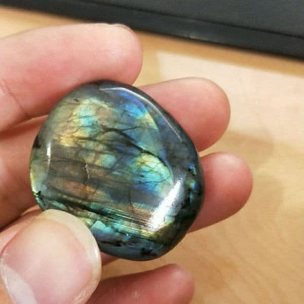 Natural Crystal Moonstone Raw Gemstone Ornament Polished Quartz Labradorite Handicraft Fish Tank Decorating Stone Healing