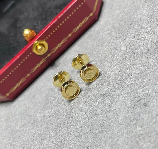 V gold material Luxury quality charm small round shape in three colors plated have stamp one line have stamp PS3770B