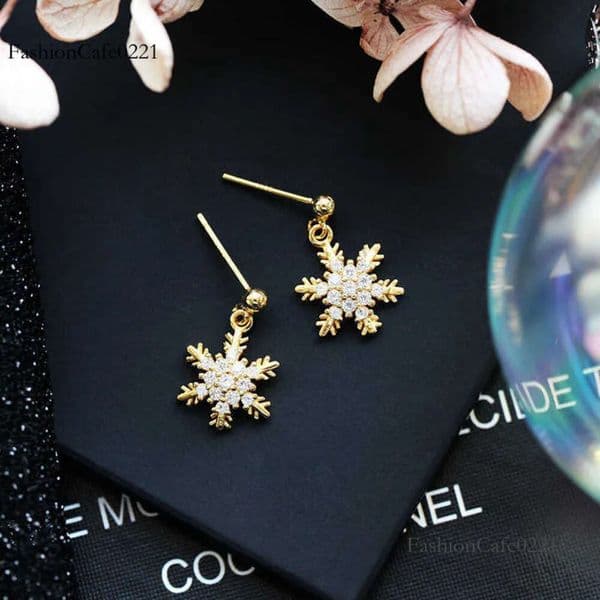 Free Shipping Stud Needle Autumn And Winter Sweet Snowflake Ring Simple Creative Earrings Small Ear Jewelry