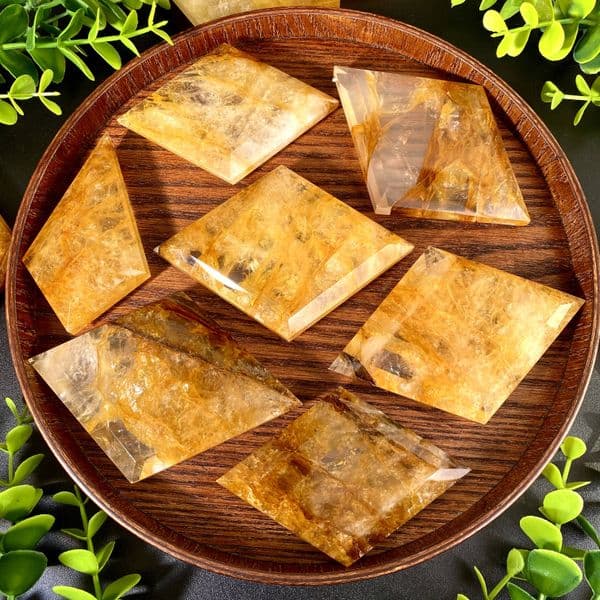 1PC High Quality Random Golden Healer Rhombus Natural Crystal Carving,Natural Crystal Decoration,Gemstone Jewelry,Glitter