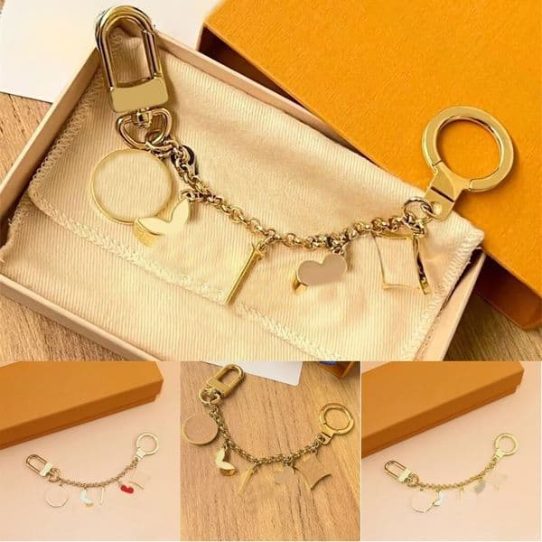 Luxury keychain classic purse charms designer key chain pendant flower letter plated gold buckle exquisite key pouch key holder vinatge ornaments hg227 C4