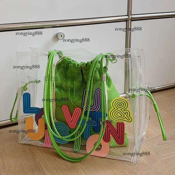 Shoulder Bags Versatile transparent jelly for women with large capacity 2024 new fashion niche portable shoulder tote bag spring and summer T240820