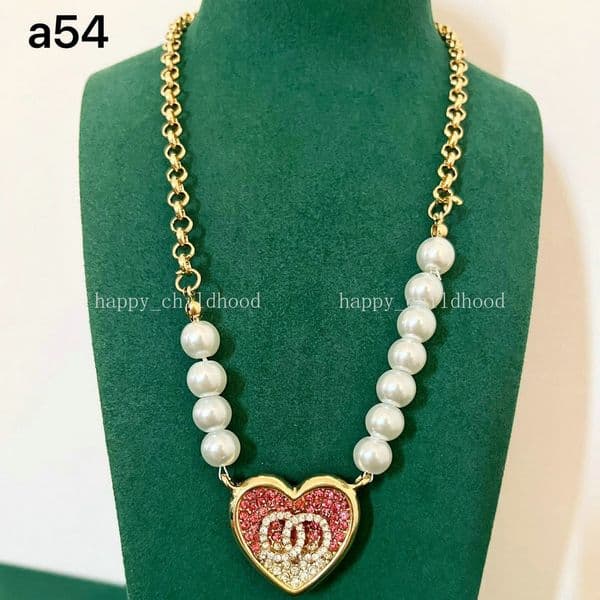 Designer Necklace 18K Gold Plated Chain Pendant Necklaces Luxury Brand Loves Pink Sweater Chains Womens Jewelry Wedding Gift