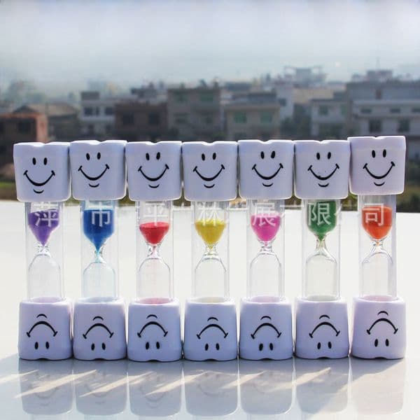 3-minute smiley face hourglass brushing timer manufacturers 9-color children's cartoon sand leakage room decoration wholesale