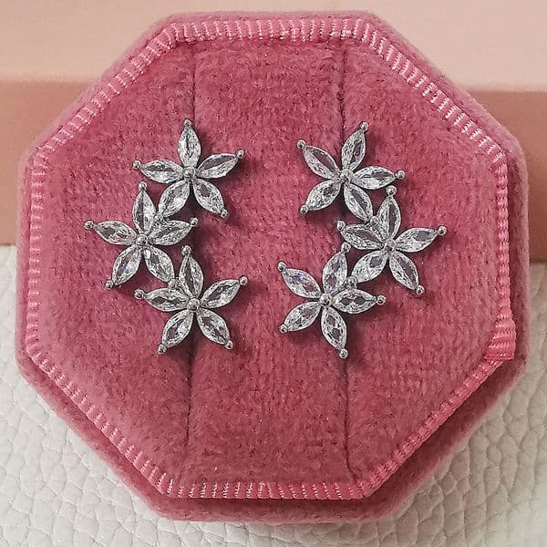 Luxury Designer Earrings Flower Design Full Diamond Earring Inlay Zircon Silver Plated Brass Ear Stud Woman Jewelry Accessory
