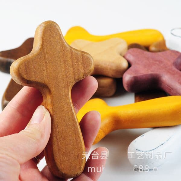 Factory direct wooden cross wooden decoration Cross Pine hand cross wooden crafts