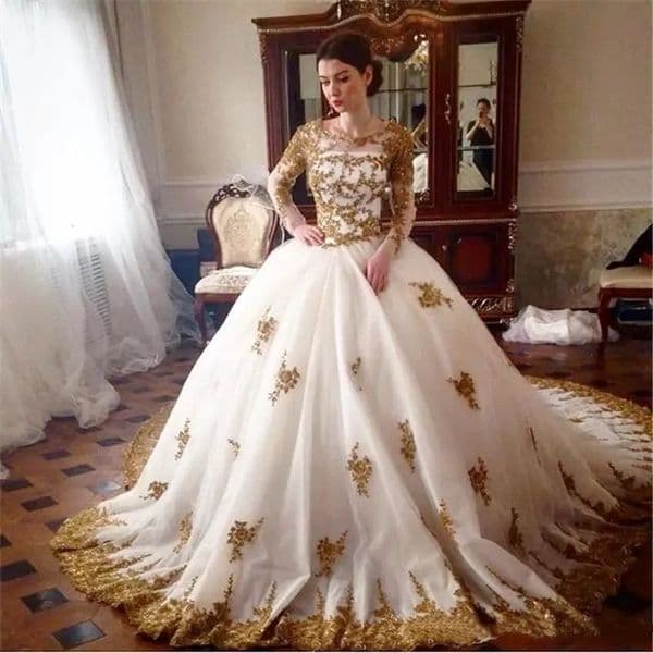 Gold lace Applique Long Sleeve Beaded Ball Gown Wedding Dresses Organza Crew Long Train Wedding Gowns Custom Made
