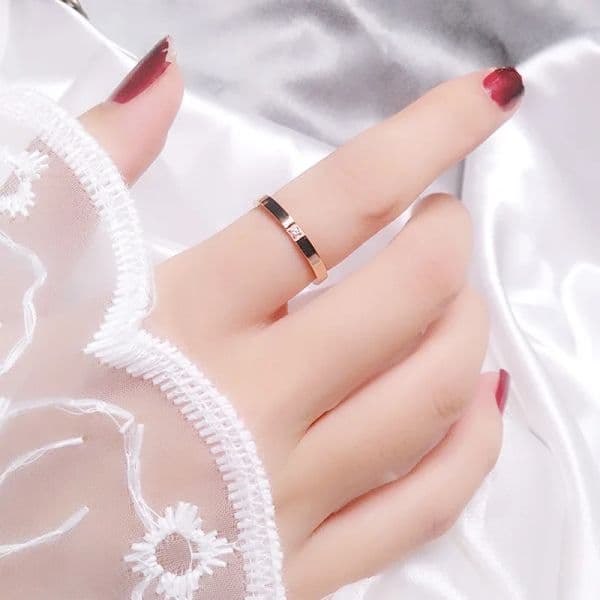 2mm Simple Titanium Steel Couple Rings new Womens Wedding Band with Single Rhinestone US 2025 Size 4 5 6 7 8 9 10