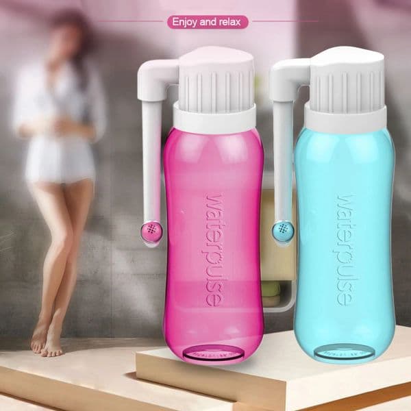 Handheld Bidet Bottle 500ml Portable Travel Empty Peri Bidet with 2 Replaceable Nozzle Spray for Hygiene Spray Seat Water Tools