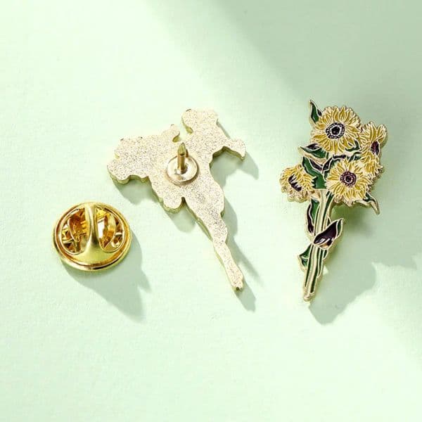 Elegant Sunflower Brooch Funny Metal Enamel Daisy Flower Lapel Pin Badges For Women Clothes Backpack Jewelry Accessories Gift