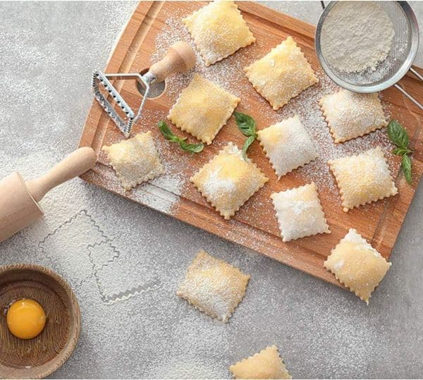 Ravioli Maker Stamp Cutter with wooden Handle Dumpling Pasta Maker Lace Embossing Device Cookie Cutter Mold Kitchen Baking Tool