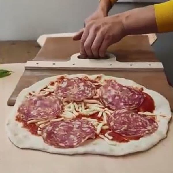 Wooden Pizza Transfer Shovel with Silicone Brush Hanging Pizza Cutting Board Pizza Peel Shovel for Making Pizza Baking Bread