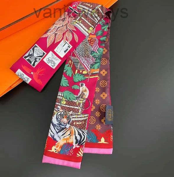 Scarves Luxury Designer 23style Fashion Letters Bags Scraf Silk Scarves Women Handle Bag Bandanas Luggage Muffler France Wallet Purse Handbag Paris