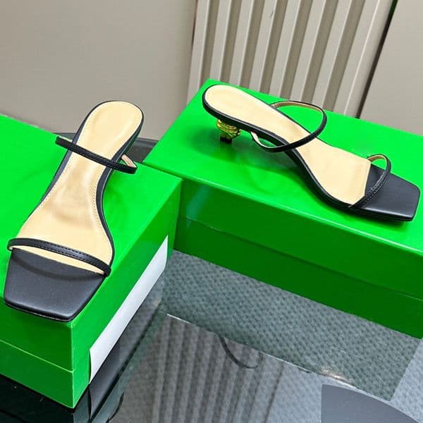 Famous female designer high heels Womens Sandals classic luxury sandals leather sandals wedding parties fashionable high heels