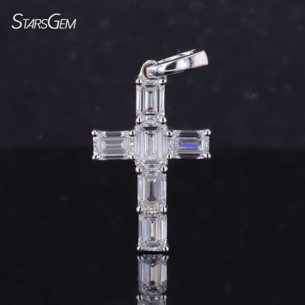 Starsgem Custom S925 Silver Diamond Cross Pendant 4*6mm Emerald Cut Moissanite for Men and Women Fine Jewelry Necklace
