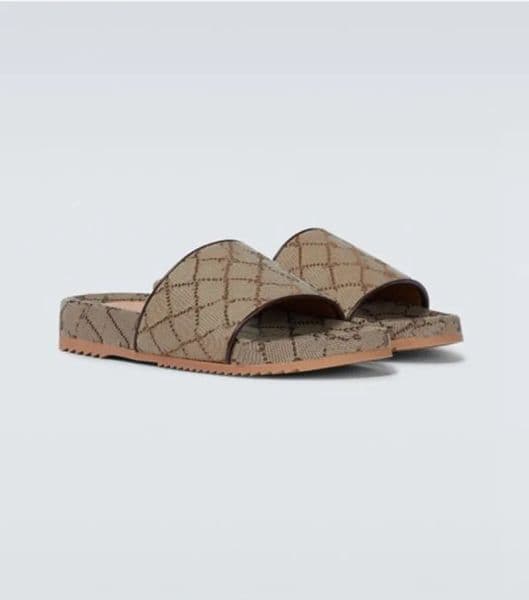 2024 lightweight slippers canvas slides fashion slippers sport pool rubber loafers with box and dust bags slippers women feminine