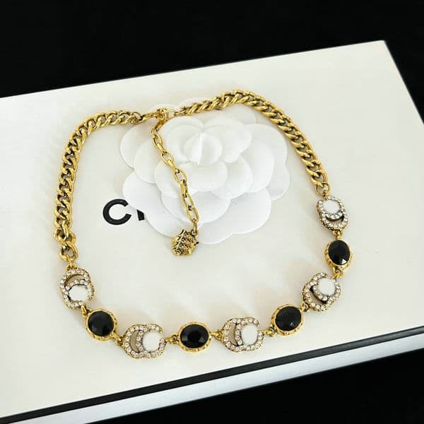 Designer Necklaces Choker Brand Letter Pendant Necklace Womens Vintage Diamond Necklace Wedding Jewelry Lovers Gift