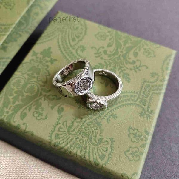Designer Exquisite Trendy Silver Wedding Band Rings Classic letter Ring Bague Bijoux for Men Women Party Lovers Gift Engagement Jewelry