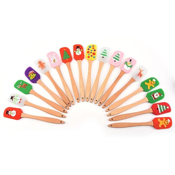 Cream Spatula Christmas Wooden Handle Non-Stick Kitchen Fondant Cake Silicone Cooking Scraper Kitchen Baking Tools