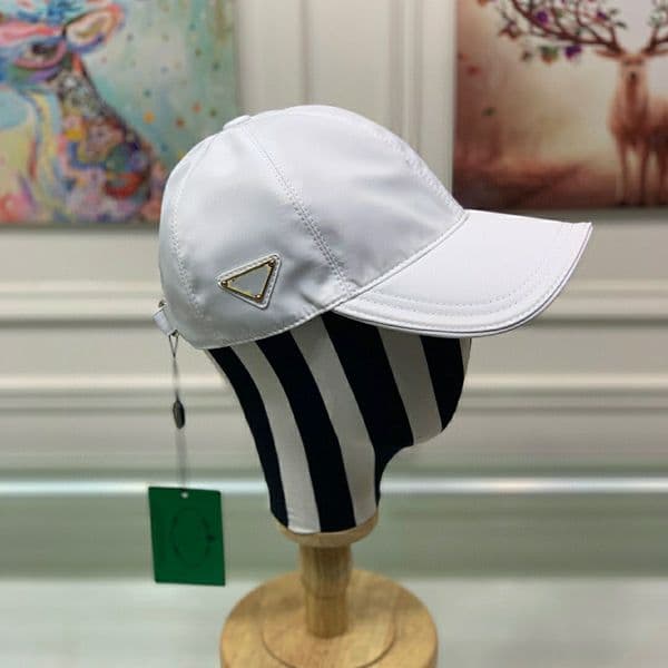 Hot Sale Beautiful Color Letter Decoration Ball Trucker Designer Hat American Fashion Truck Cap Casual Baseball Caps