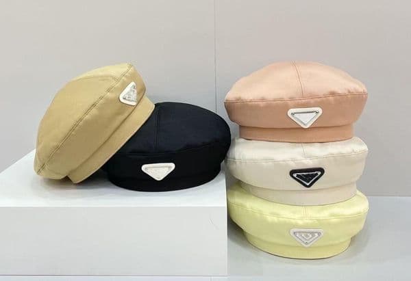 Designer Men's and women's beanie fall/winter thermal knit hats men women pink red classic style With box high quality triangle black white Ice Beret