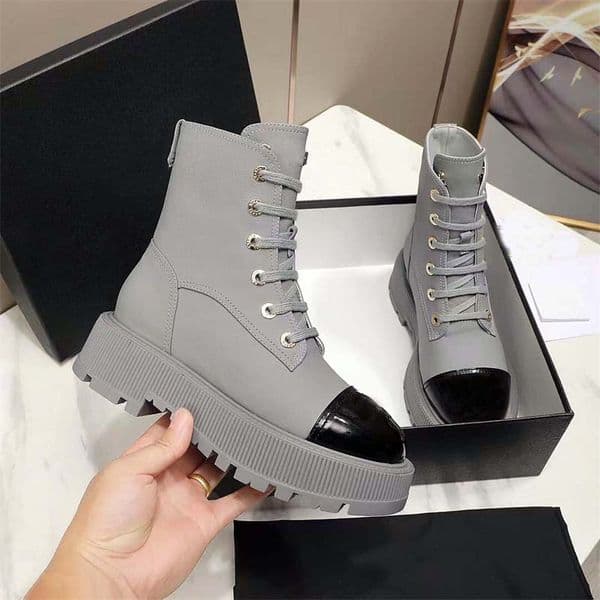 Designer women's Doc Martens leather fashion Chelsea boots Desert Boots English ankle Boots chunky heels Designer shoes Diamond check leather boot strap box