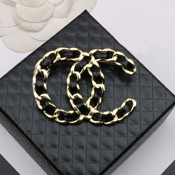 High Quality Brand Desinger Brooch Women Crystal Rhinestone Pearl Letter Brooches Suit Pin Fashion Gifts Jewelry Accessories High Quality20style