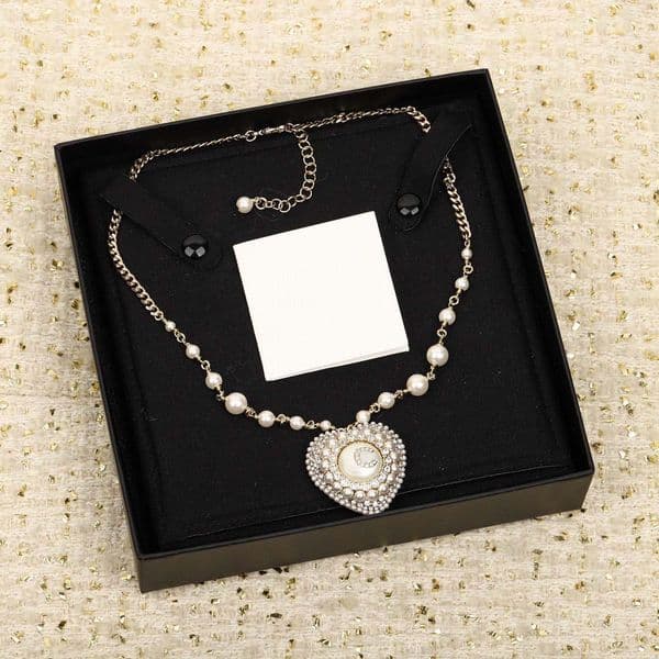 Luxury quality Charm heart shape pendant necklace with diamond and nature shell beads in 18k gold plated stamp PS7566A