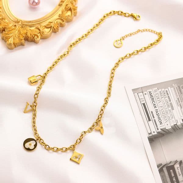 Womens Design Necklace Faux Leather Gold Plated Stainless Steel Necklaces Choker Chain Letter Pendant Europe America Fashion Wedding Jewelry1
