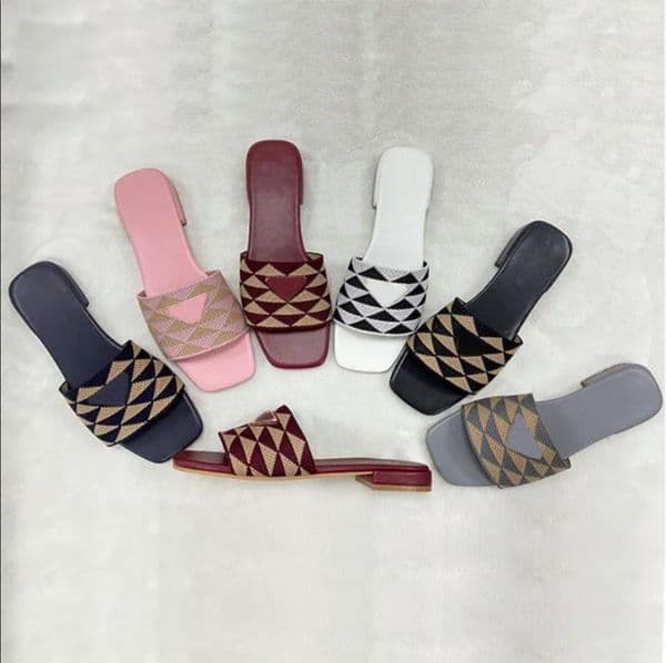 Designer Slides Women Embroidered Fabric Slippers Metallic Slide Sandals Luxury Letter P Sandal Triangle Printed Fabric Slippers Heels Fashion Summer Beach Shoes