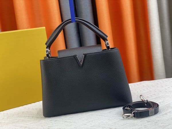 Luxury designer handbag High quality leather CapuchinesBB bag Fashion classic handbag Women's wallet Women's shopping shoulder bag M52693