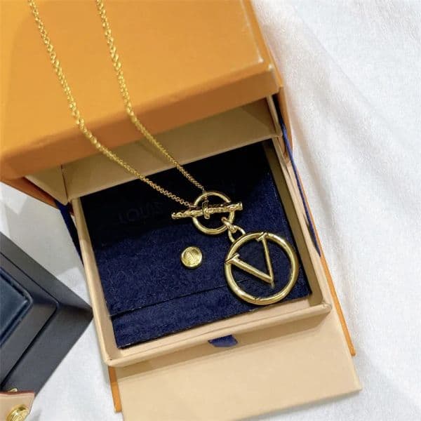 Hoop Necklace Luxury Fashion Designer Jewelry Circle Letter Pendants Neckwear Mens Womens Brand Gold Necklaces Wedding Ornaments