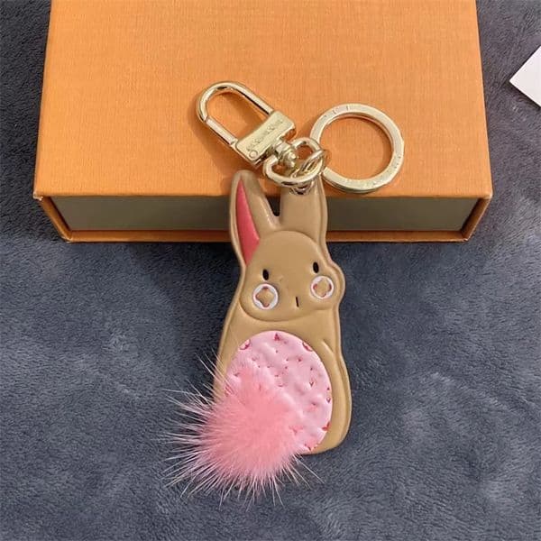 Keychains Lanyards Designer Keychain Rabbit Cartoon Animal Panda Plush Cute Ladies Bag Men Car Key Leather Letter Pattern Creative Pendant Accessory