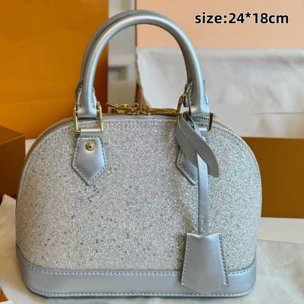 New Star Design Shell Makeup Bag Fashionable and Unique Handheld Commuter Bag Light Luxury High Quality Simple Single Shoulder Crossbody Bag