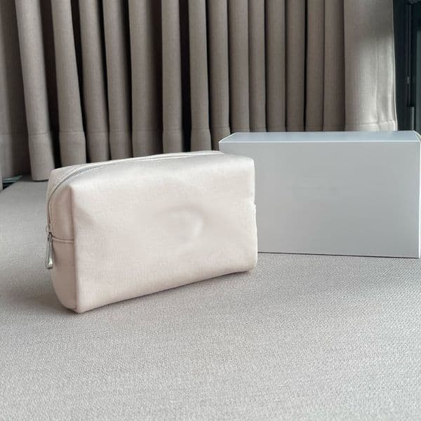 NEW Designer Embroidery Women Lady Makeup Bag Classic Cosmetic Beaute Lipsticks Pouch Makeup Organizer Box Storage Case VIP Gift