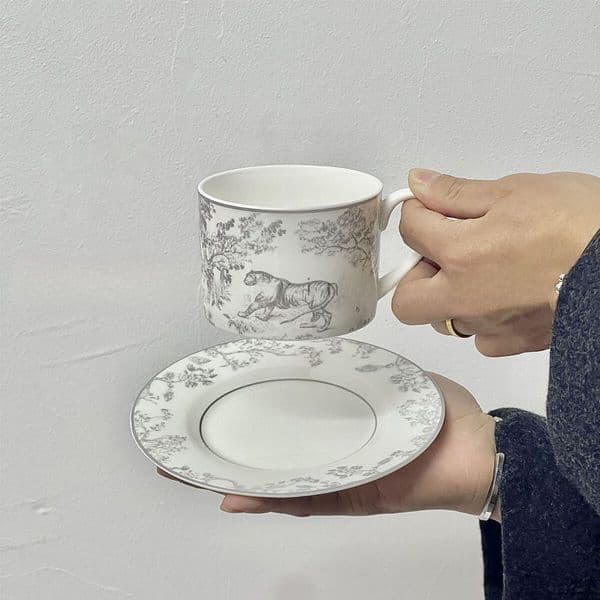 Designer Bone China Coffee Cup and Plate European Light Luxury Afternoon Tea Cup with Gift Box Logo