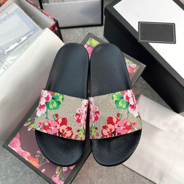 Designer Sandals Mens Womens Slides claquettes Rubber Slippers Slide Sandal Black White Blooms Floral Flat Gear sole Luxury Sliders Summer Beach shoes 35-46