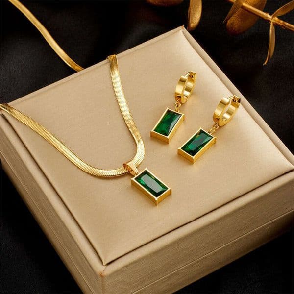 Japanese And Korean Style Niche Design Blade Chain ddmyearth High-End Emerald Zircon Pendant Titanium Steel Necklace For Women ddmyearth ddmyearth