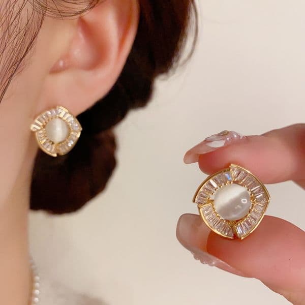 Luxury Brand Designer Jewelry Korean Style Fashion Light Luxury Zircon Geometric Cat's Eye Stone Earrings S925 Silver Needle Personality Niche Design Sense Earr