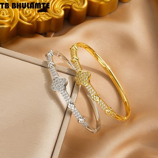 Brand New All Diamond Super Shiny Petal Flower Luxury Designer Women's Bracelet Free Shipping European And American Fashion Hot Selling Luxury Clover Bracelet