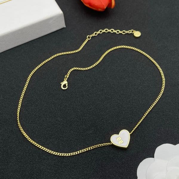 Designer Heart-shaped Necklace Jewelry Enamel Heart Pattern Women Simple and Classic Necklace Everyday Accessories Designer Gift